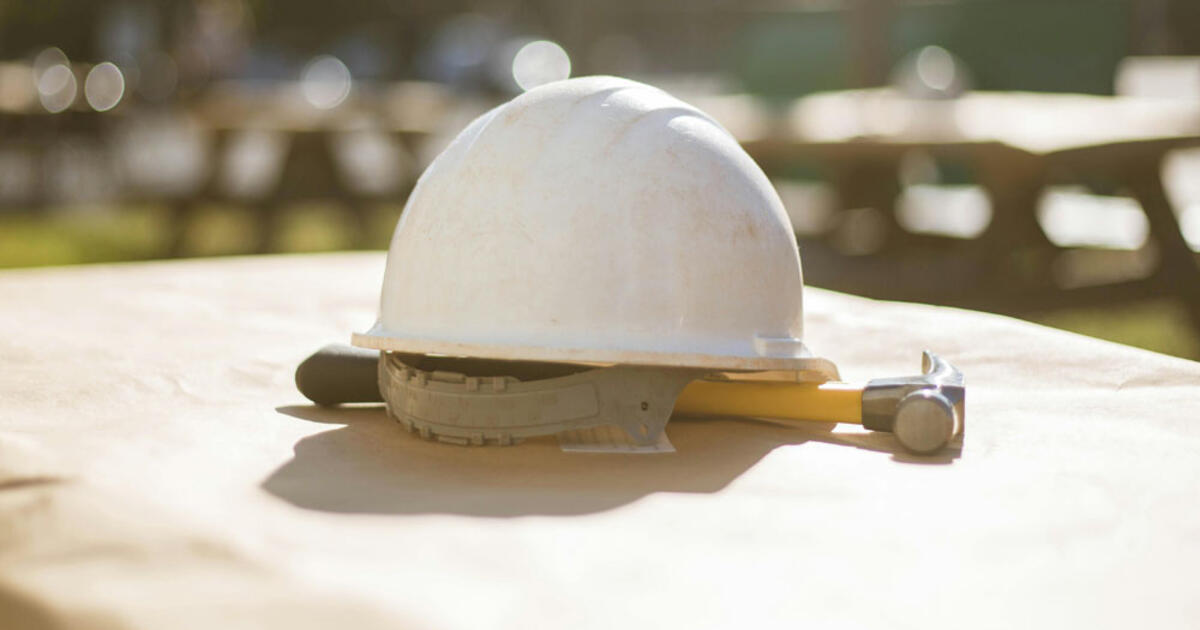 Dėl skolos darbuotojui bankrutuoja statybų bendrovė