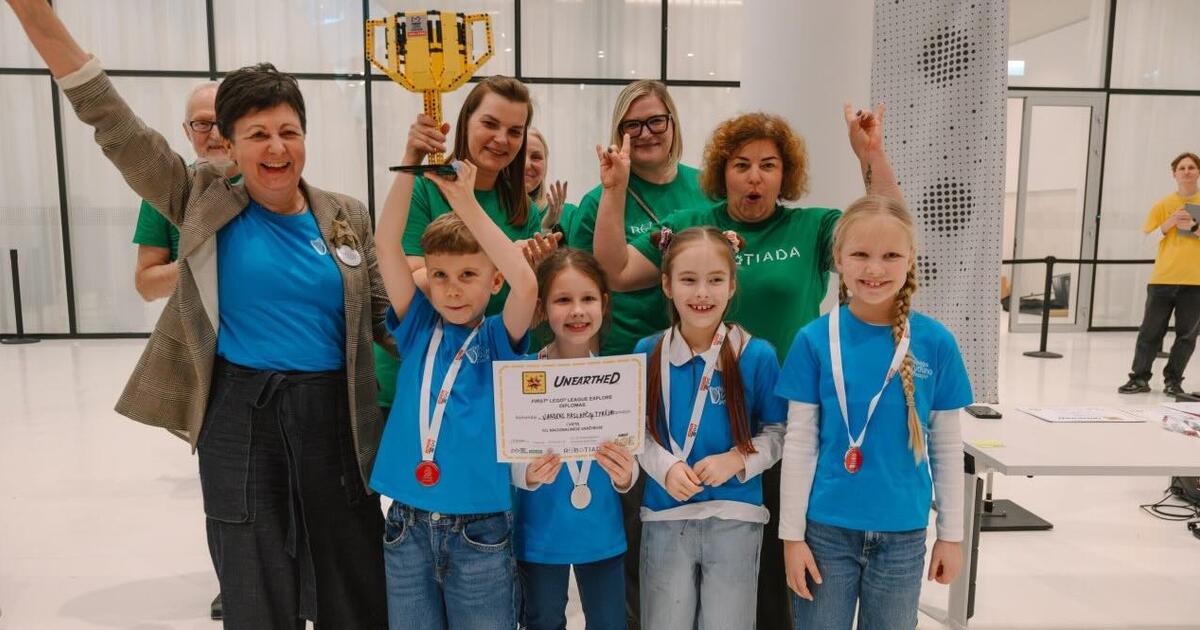 Klaipėdos pirmokai atstovaus Lietuvą tarptautiniame robotikos čempionate Honkonge