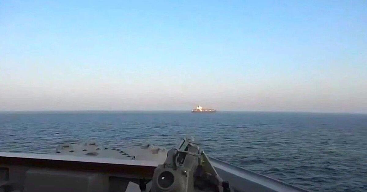 Operacija „Touska“: JAV eskadrinis minininkas po šešių valandų ignoravimo atidengė ugnį į Irano laivą