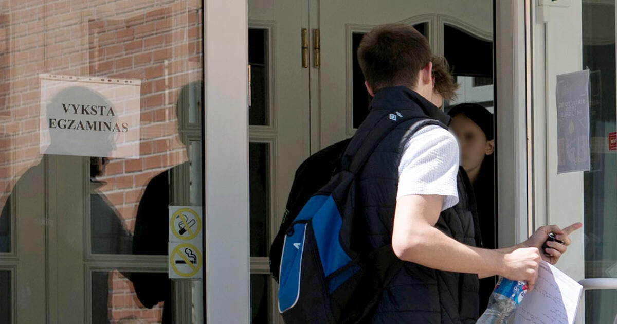 Prezidentūra siūlo mažinti brandos egzaminų skaičių
