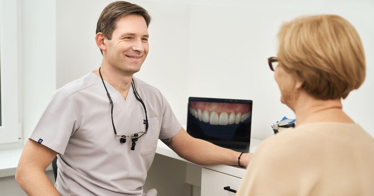 Investuokite protingai: šiuolaikinė implantologija vietoje išimamų protezų