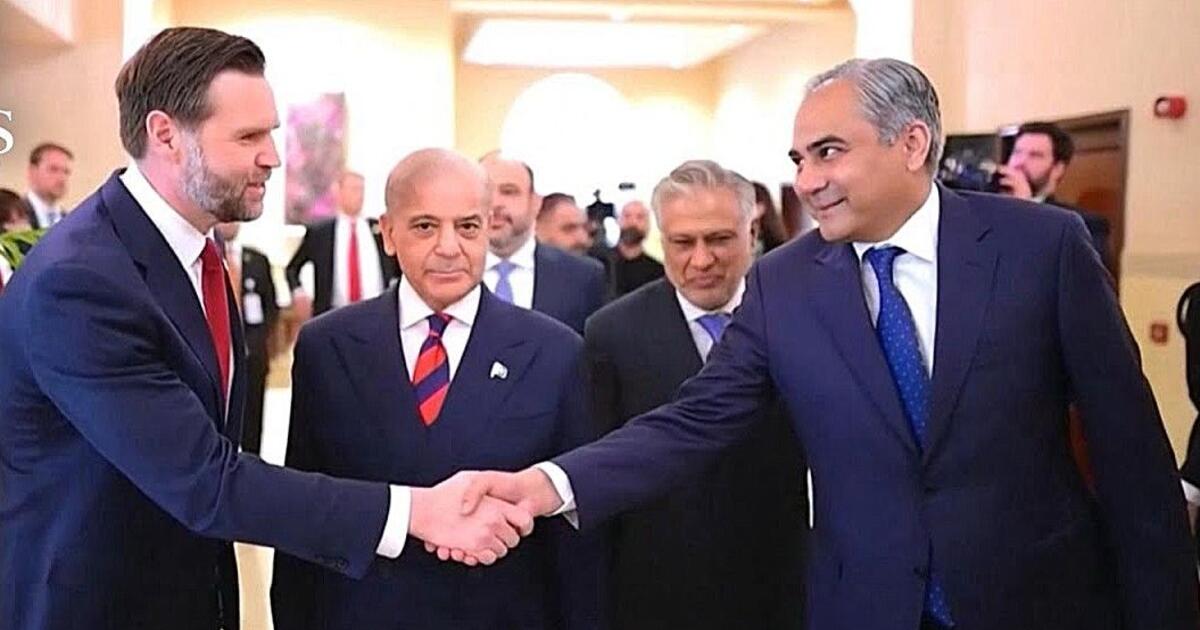 JAV ir Iranas derasi dėl milžiniško sandorio: pinigai mainais į uraną