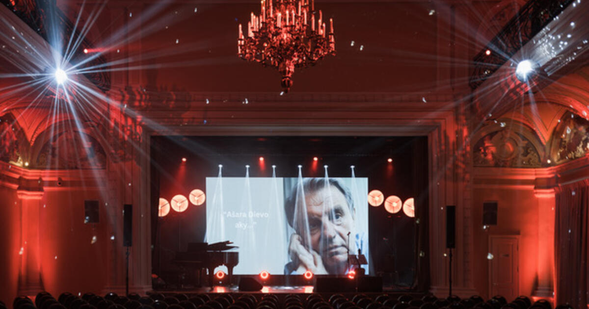 Širdžių poeto Justino Marcinkevičiaus kūrybos vakaras keliauja po Lietuvą – balandį pasieks Klaipėdą