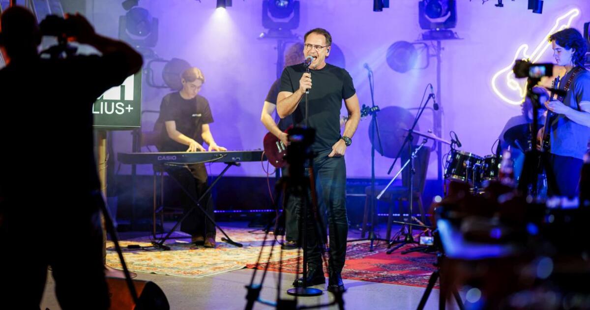 55-metį atšventęs Marijonas Mikutavičius pasisakė apie plastines operacijas