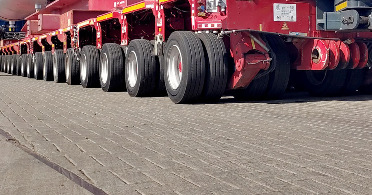 Verslas sureagavo į draudimą vežti didžiulį krovinį: galime daug prarasti