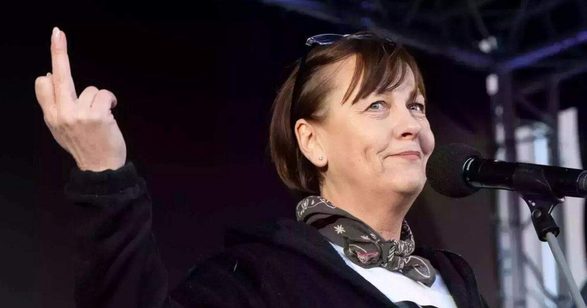 Bulvaras: Ar vienu pirštu galima nuversti valdžią, ar tik sukelti skandalą ir pakelti... reitingus