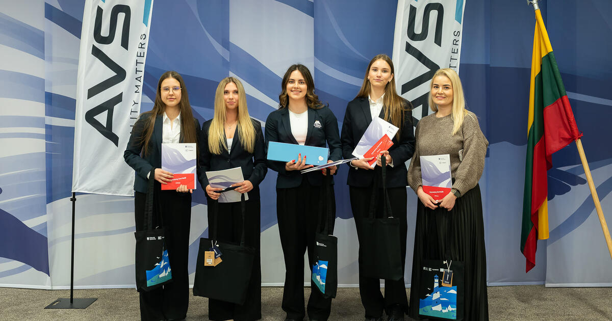 Klaipėdos licėjaus komanda – viena geriausių Europoje: tarptautiniame konkurse pelnė trečią vietą