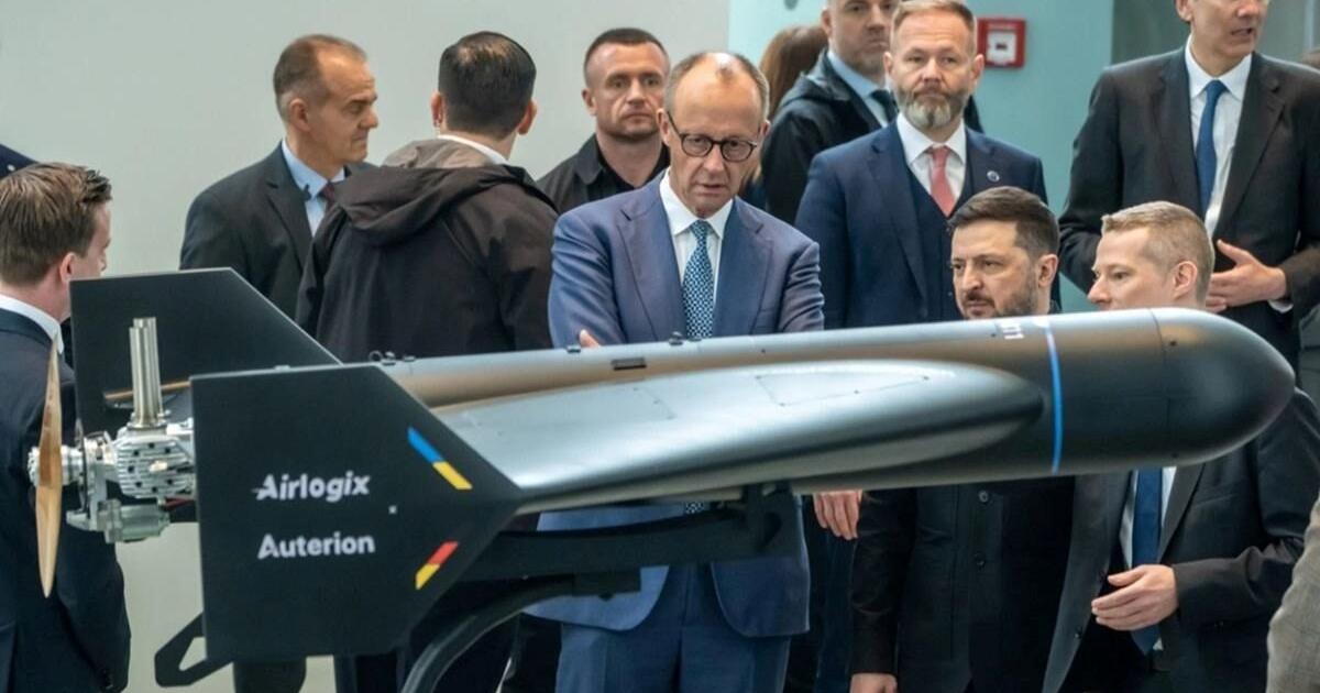 Ukraina puola rusus naujais dronais „Anubis“ su dirbtiniu intelektu: debiutas praėjus vos dviem savaitėms po užsakymo
