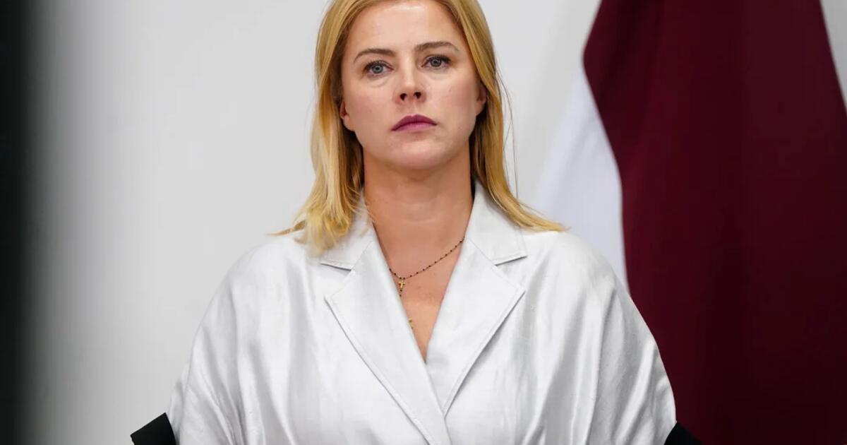 Atsistatydina Latvijos ministrė pirmininkė