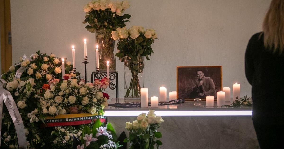 Visagine atsisveikinama su parlamentaru, olimpiečiu Šuklinu