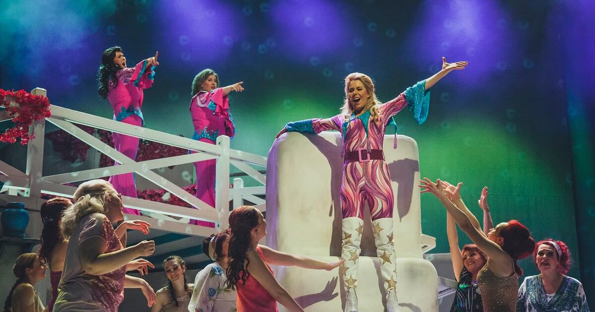 Estų solistė apie „Mamma Mia!“: „Scenoje apimdavo jausmas tarsi iš namų išeitų mano pačios dukra“