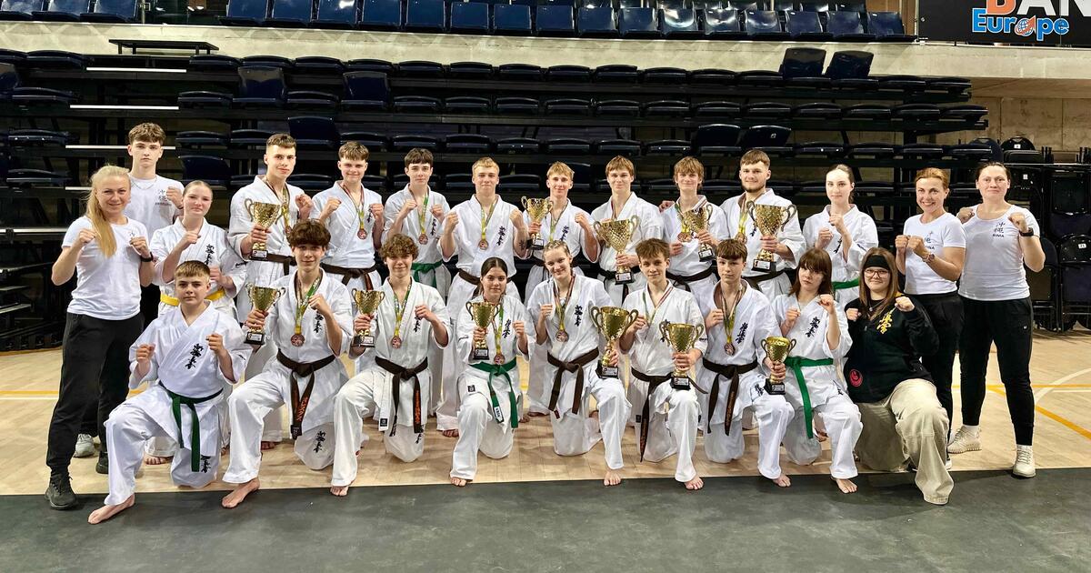 Klaipėdos „Okinavos“ karatistų triumfas: net 8 auklėtiniai iškovojo kelialapius į Europos čempionatą