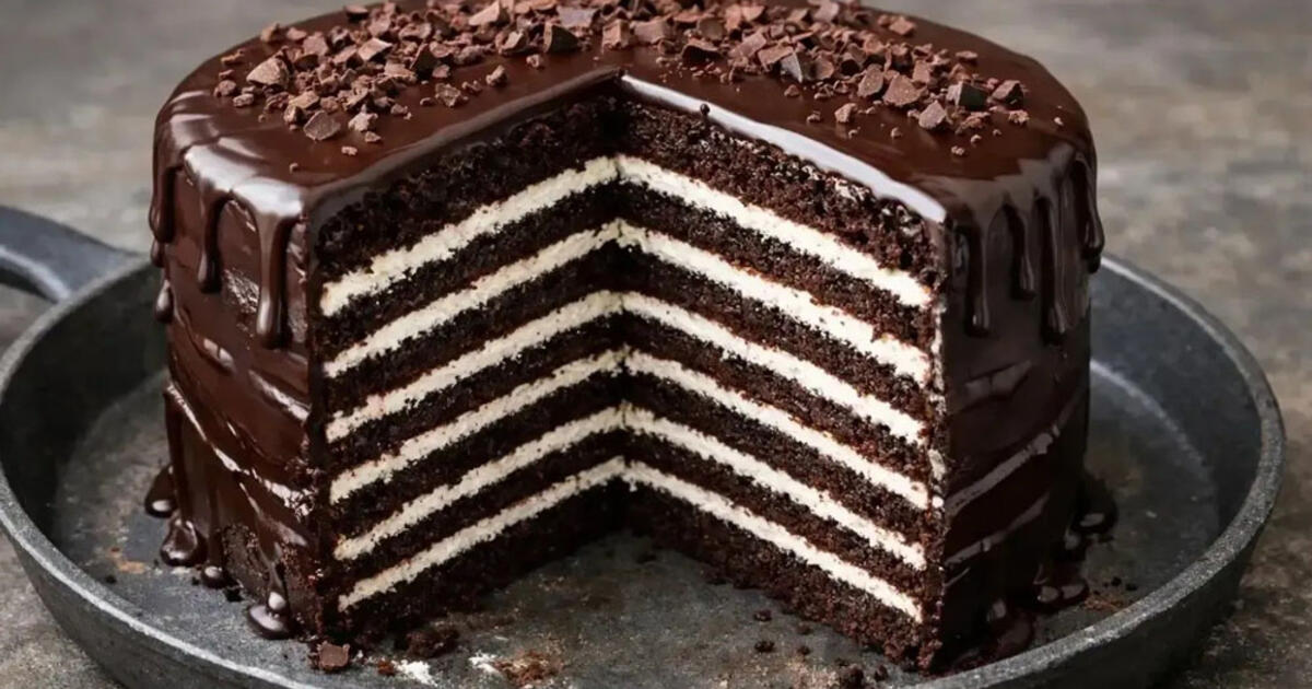 Orkaitės nėra, bet skanus tortas iškeptas – biskvitai drėgni, kremas švelnus: šokoladinis desertas prie arbatos