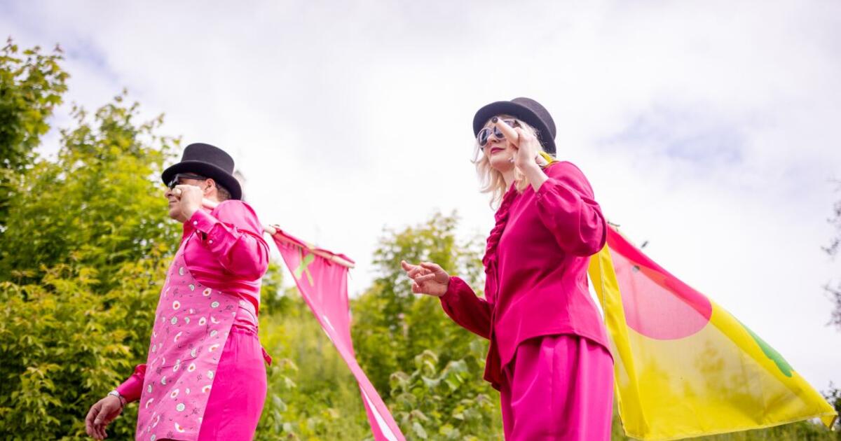 Vilniuje Nerimi nusidriekė rožinis šaltibarščių festivalio paradas: dalyvavo 15 tūkst. žmonių