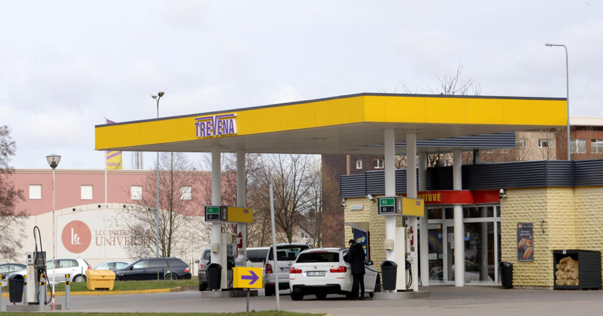 Degalinių tinklo pelnas smuko kelis kartus