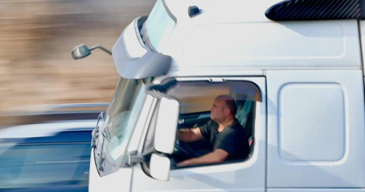 Milijonų netekę krovinių vežėjai skundžiasi imigrantų įdarbinimo tvarka