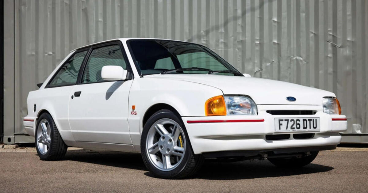 80-ųjų žvaigždė: 40 metų senumo sportiškas Ford Escort grąži