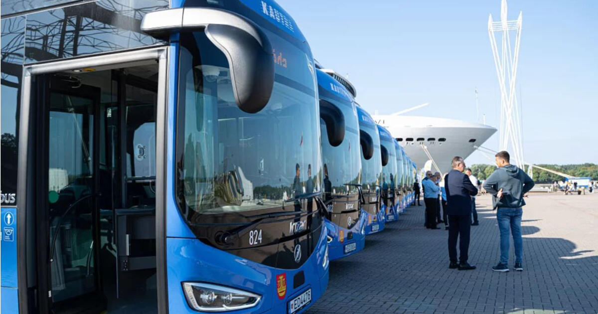 Autobusų vairuotojai masiškai „susirgo“, buvęs darbuotojas p