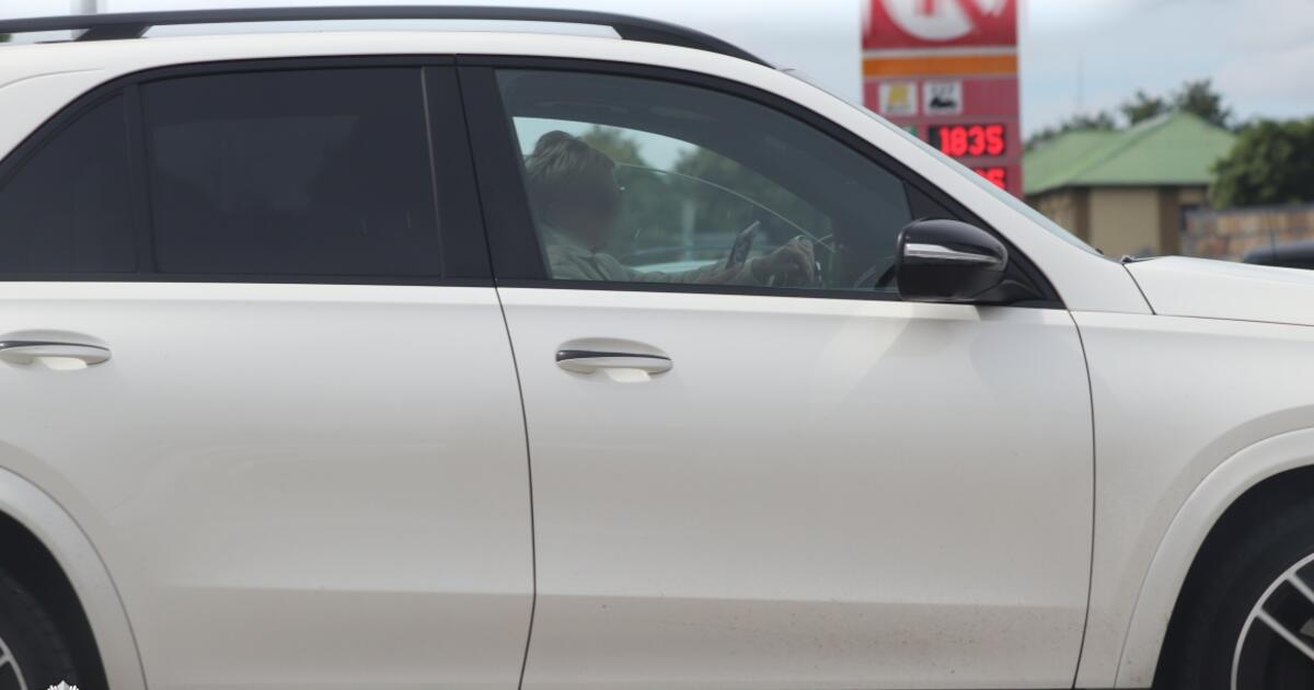 Pro policininkų akis neprasprūdo: su telefonais rankose ir b