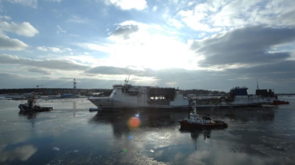 Sudegęs keltas "LISCO Gloria" parplukdytas į Klaipėdą