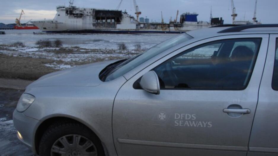 Sudegęs keltas "LISCO Gloria" parplukdytas į Klaipėdą