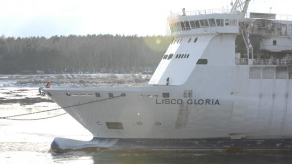 Sudegęs keltas "LISCO Gloria" parplukdytas į Klaipėdą
