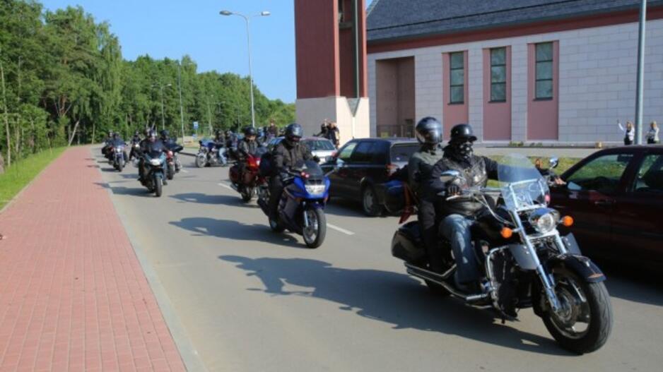 Žinią apie onkologijos centrą skleis motociklininkai