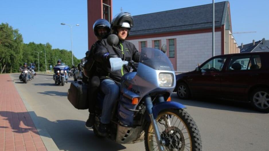 Žinią apie onkologijos centrą skleis motociklininkai