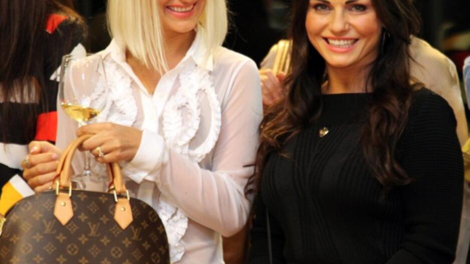 Dizainerės Natalijos Šakelienės kolekcijos modeliais tapo ir Rūta Mazurevičiūtė, ir Gediminas Juodeika