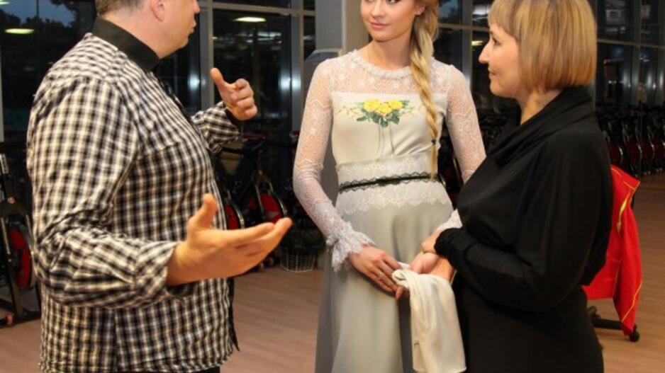 Dizainerės Natalijos Šakelienės kolekcijos modeliais tapo ir Rūta Mazurevičiūtė, ir Gediminas Juodeika