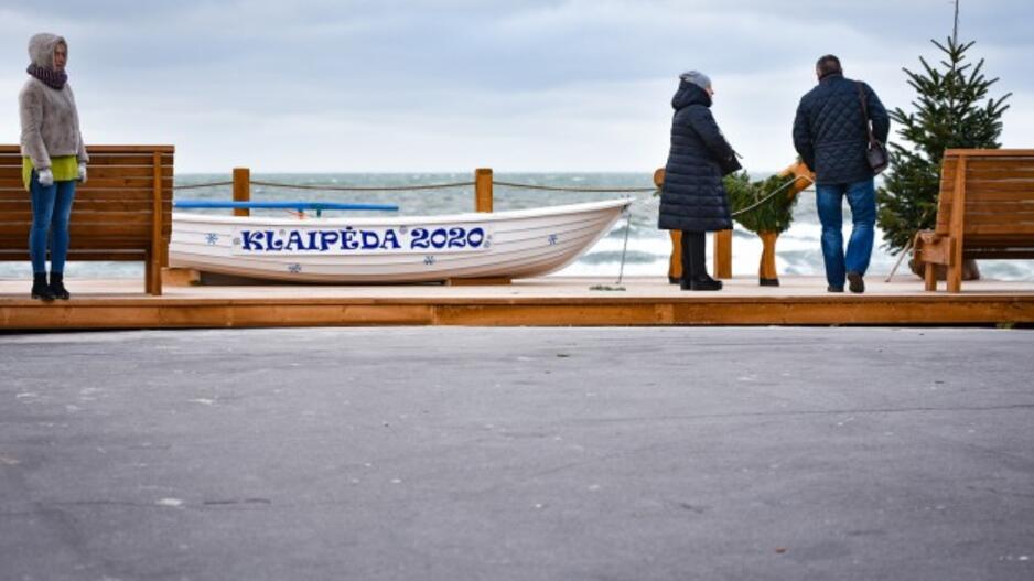 Sveikuoliai metus sutiko Baltijos bangose