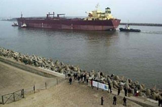 "Klaipėdos naftos" švartuotojai sutiko 1 000-ąjį tanklaivį 