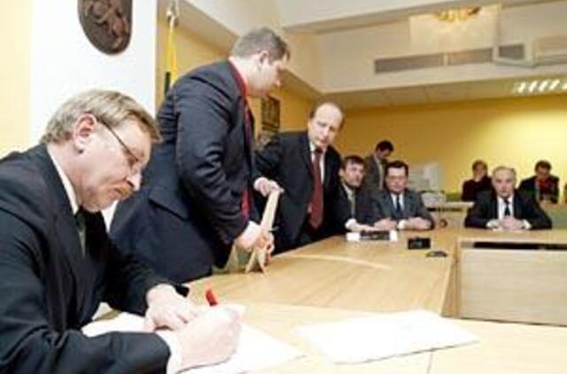 Prezidentui - grėsmingas parlamentarų įspėjimas 