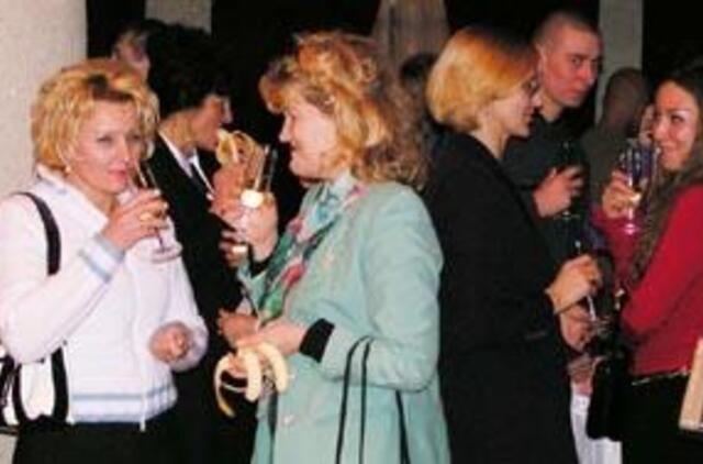 Sėkmingai dirbanti "Klaipėdos nafta" dėkojo savo darbuotojams 