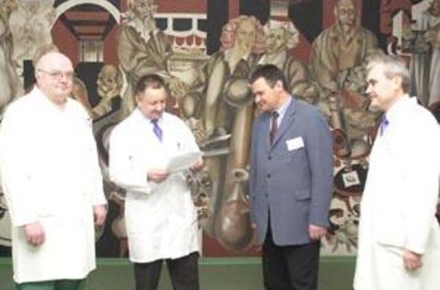 Atlikta 1000-oji kelio sąnario operacija 