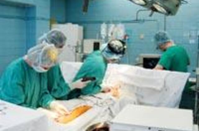 Medikai, aukojantys kraujo, ragina pasekti jų pavyzdžiu 