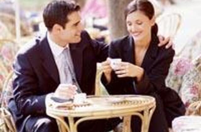 Naujausi argumentai pateisinti rūkymą, picų valgymą bei tingulį 