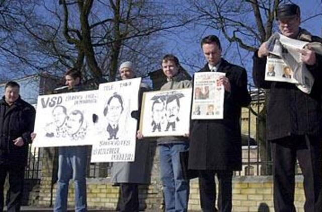 Rolando Pakso rankose - kompromato virvutės 