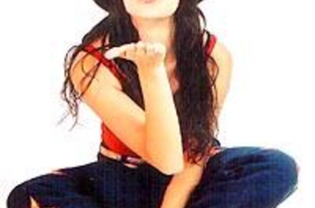 Monika atsisveikina su vaikyste 