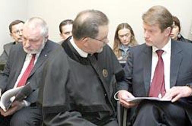 Nušalintas prezidentas - vėl Konstitucijos cerberių rankose 