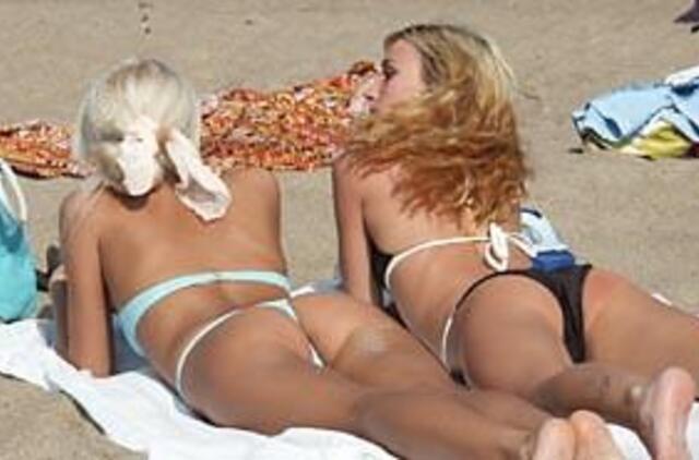 Saulės procedūros ne tik sendina odą, bet ir sukelia vėžį 