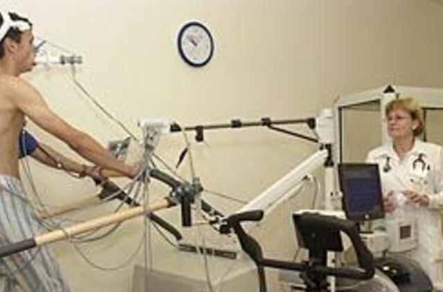 Tyrimo metu ištiriami plaučiai ir širdis, sykiu įvertinamas paciento fizinis pajėgumas 