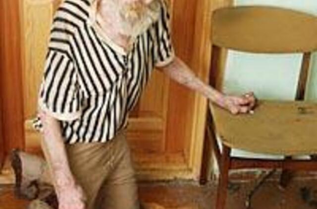 Kaimynai bijo, kad neįgalus senukas neužleistų "raudono gaidžio" 