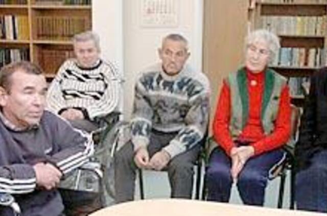 Išgėrei - susirink daiktus ir eik šunims šėko pjaut! 