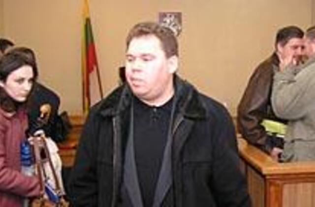 Vis dar nepradedama nagrinėti šmeižto byla 