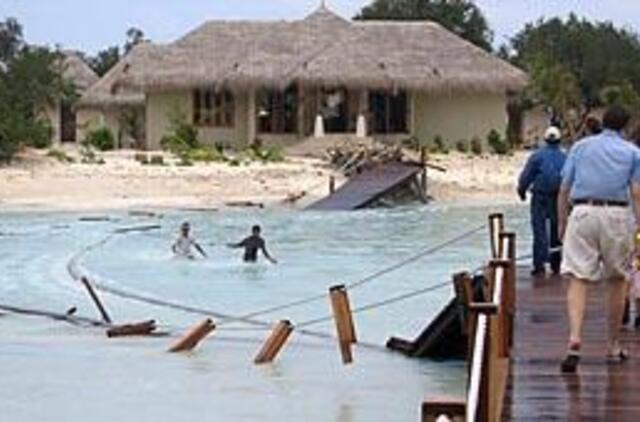 Kalėdas Azijos rojuje pavogė stichija 