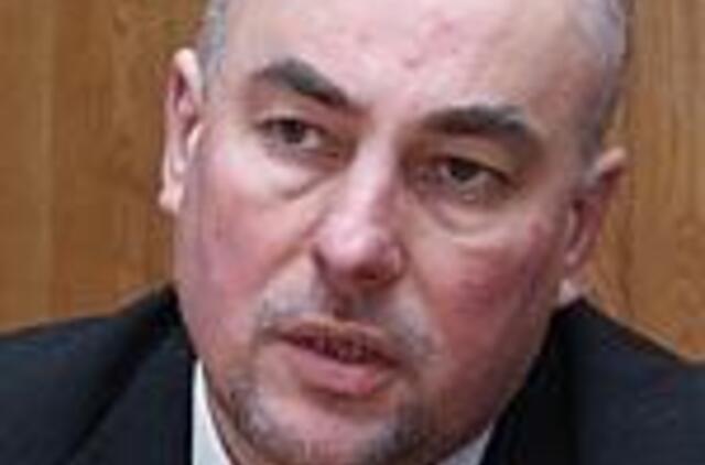 Stengsis išlaikyti pernai metų laivų remonto apimtis 