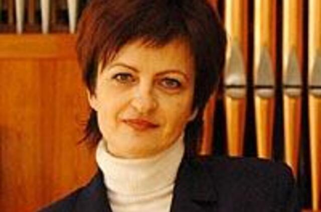 Elena Paradies: "Kiekvieną dieną turiu prisiliesti prie muzikos..."