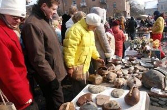 Kazimierinių mugėje tik paukščių pieno betrūko... 