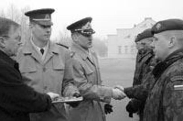 Į Kosovą - su kišeniniais peiliukais ir gintaru 